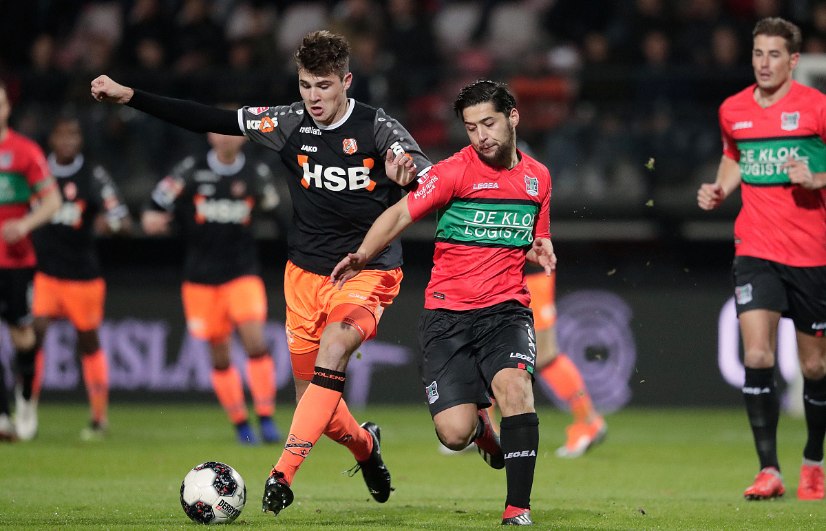 凭借出色的 凭借出色的